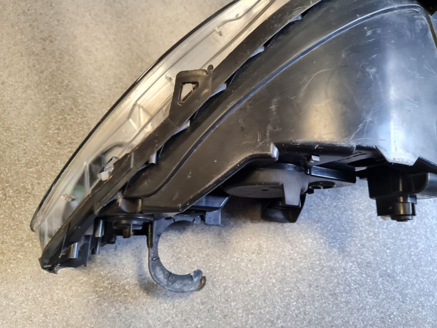 Priekšējais labais lukturis priekš PEUGEOT 407 2005