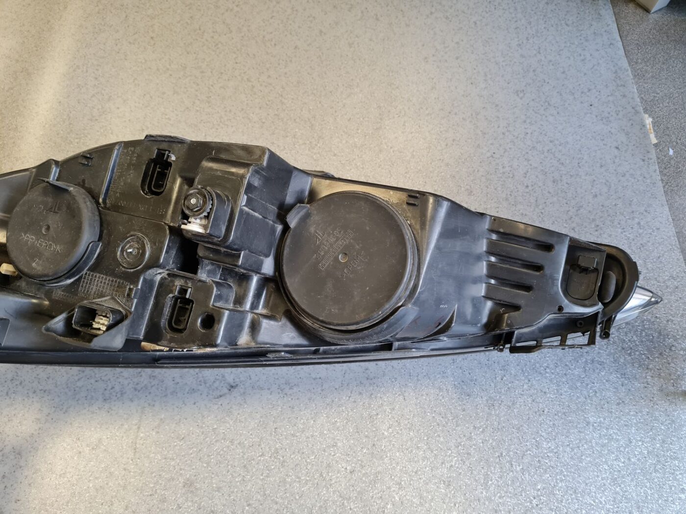 Priekšējais labais lukturis priekš PEUGEOT 407 2005