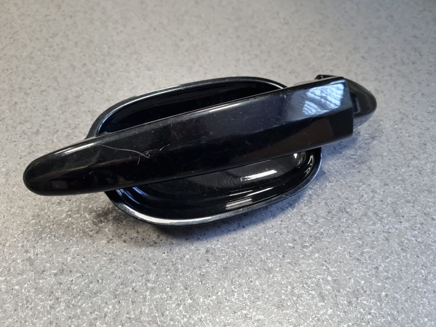 Priekšējāis labais durvju rokturis priekš BMW 525 E60 2006 BLACK 2 Priekšējāis labais durvju rokturis priekš BMW 525 E60 2006 BLACK