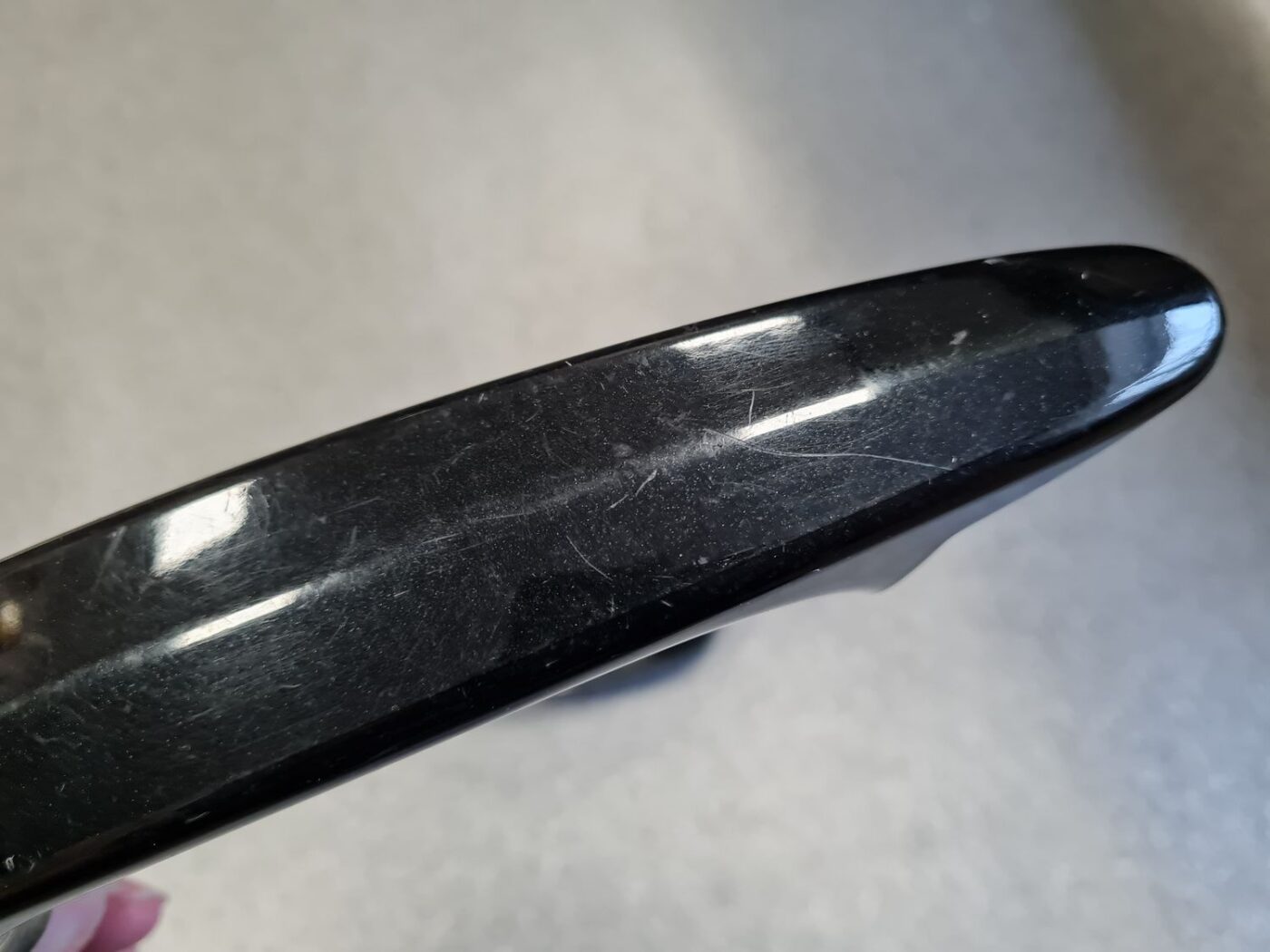 Priekšējāis labais durvju rokturis priekš BMW 525 E60 2006 BLACK 5 Priekšējāis labais durvju rokturis priekš BMW 525 E60 2006 BLACK