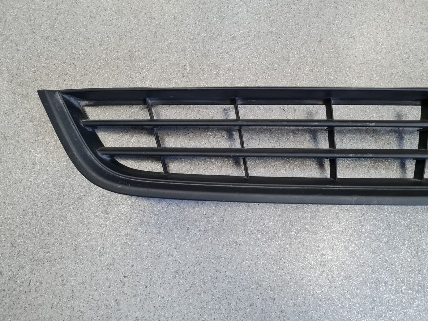 Bufera reste priekš VW PASSAT CC 2009 10 Bufera reste priekš VW PASSAT CC 2009