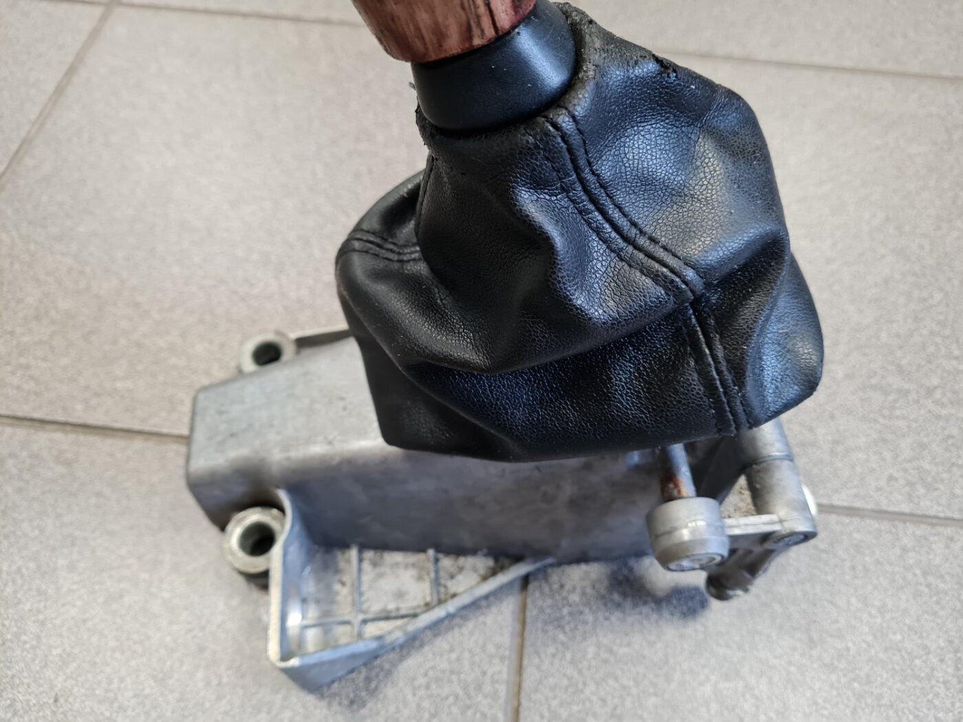 Ātrumu pārslēgšanas slēdzis priekš VOLVO 850 1995 10 Ātrumu pārslēgšanas slēdzis priekš VOLVO 850 1995