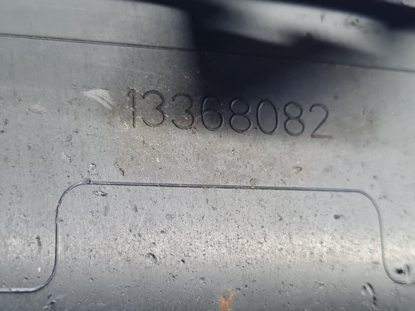 Aizmugurēja bufera spoileris (lūpa) priekš OPEL ASTRA J 2012