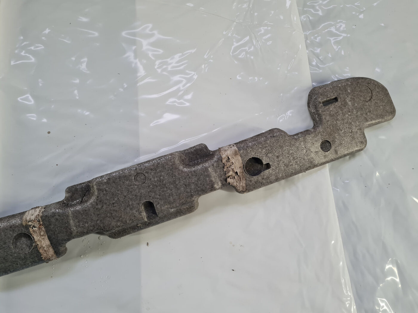 Bufera putuplasts priekš KIA SORENTO 2002-2009 865213E500 5 Bufera putuplasts priekš KIA SORENTO 2002-2009 865213E500