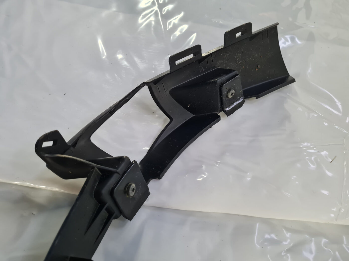 Priekšēja bufera kronšteins priekš PEUGEOT 407 2004 15 Priekšēja bufera kronšteins priekš PEUGEOT 407 2004