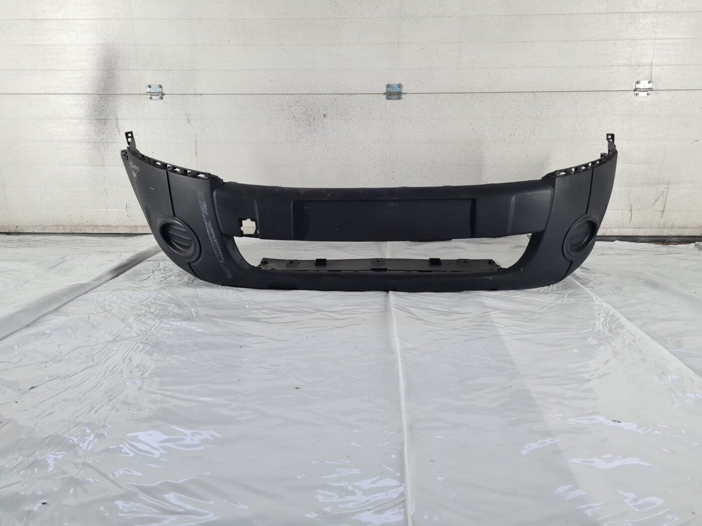 Priekšējais buferis priekš CITROEN BERLINGO 2014 1 Priekšējais buferis priekš CITROEN BERLINGO 2014