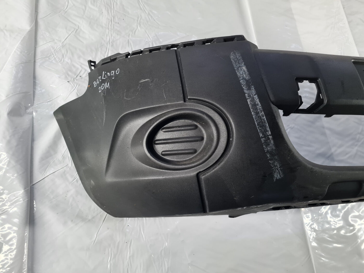 Priekšējais buferis priekš CITROEN BERLINGO 2014 19 Priekšējais buferis priekš CITROEN BERLINGO 2014