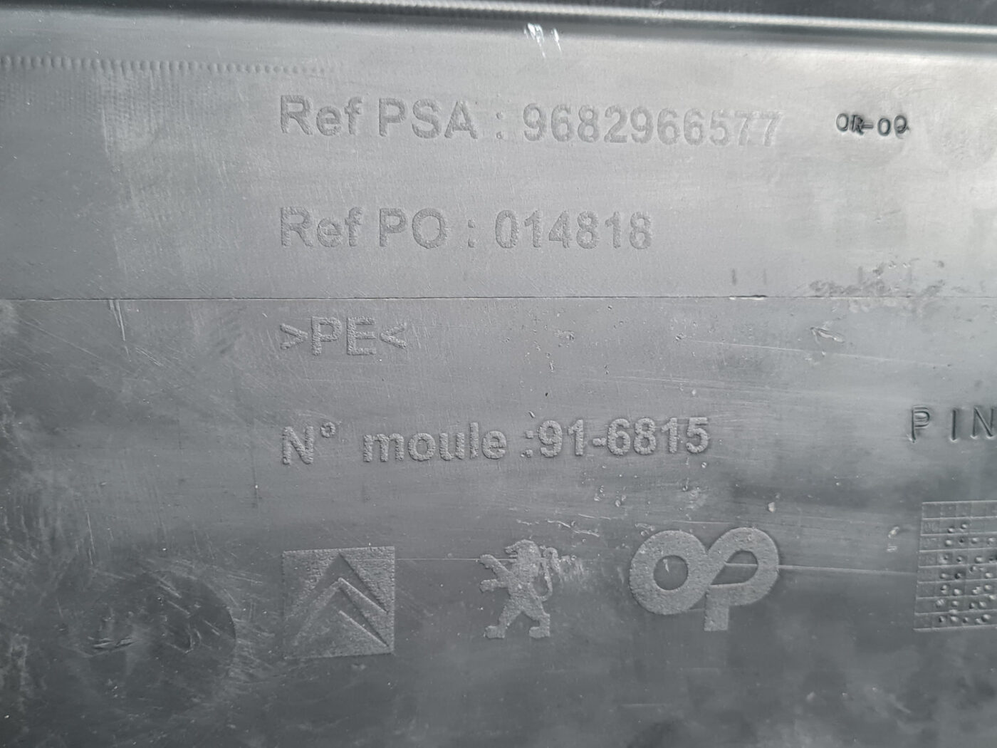 Priekšējais buferis priekš CITROEN BERLINGO 2014 3 Priekšējais buferis priekš CITROEN BERLINGO 2014