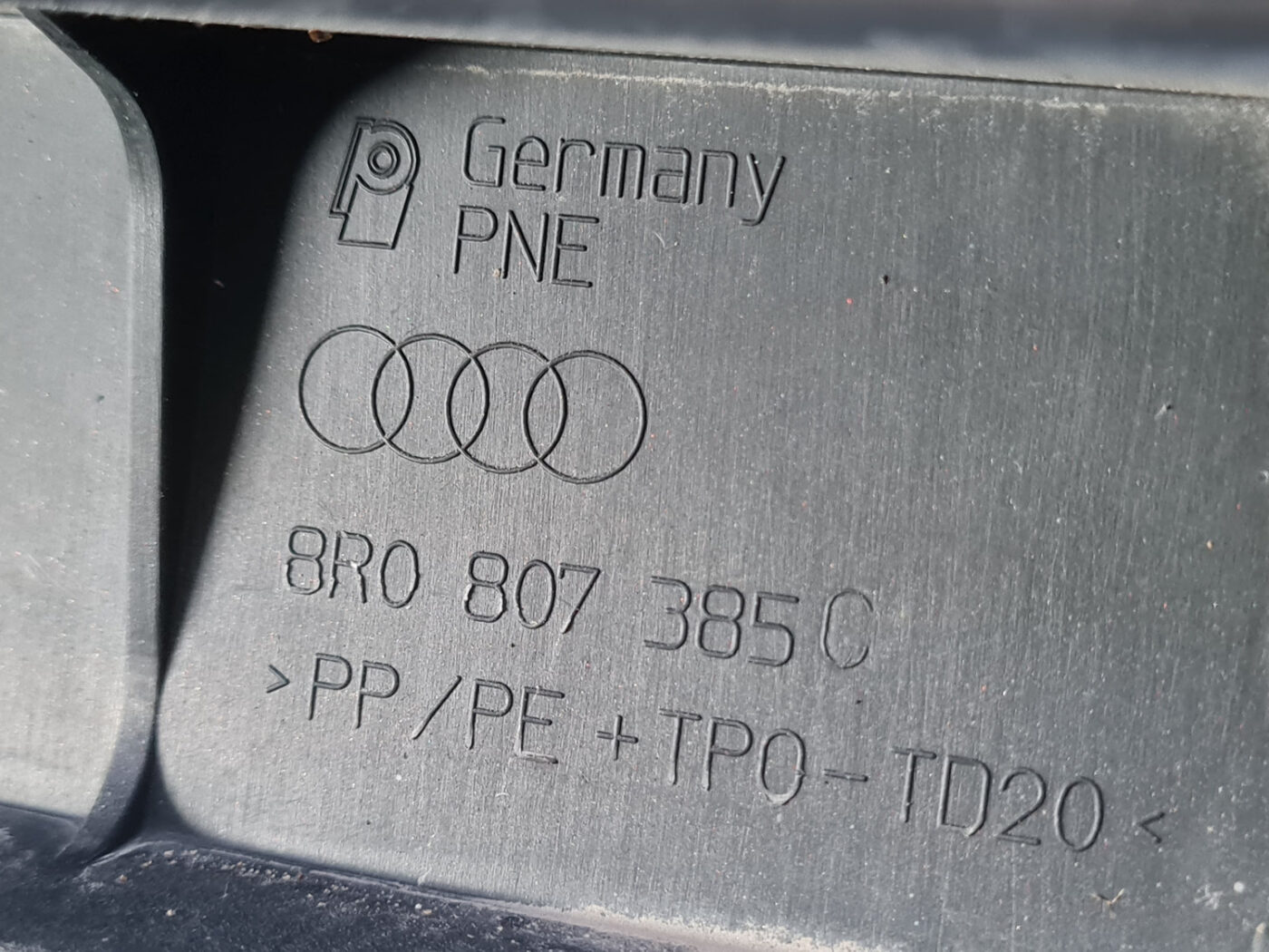 Aizmugures buferis priekš Audi Q5 2008-2017 8R0807511 8 Aizmugures buferis priekš Audi Q5 2008-2017 8R0807511