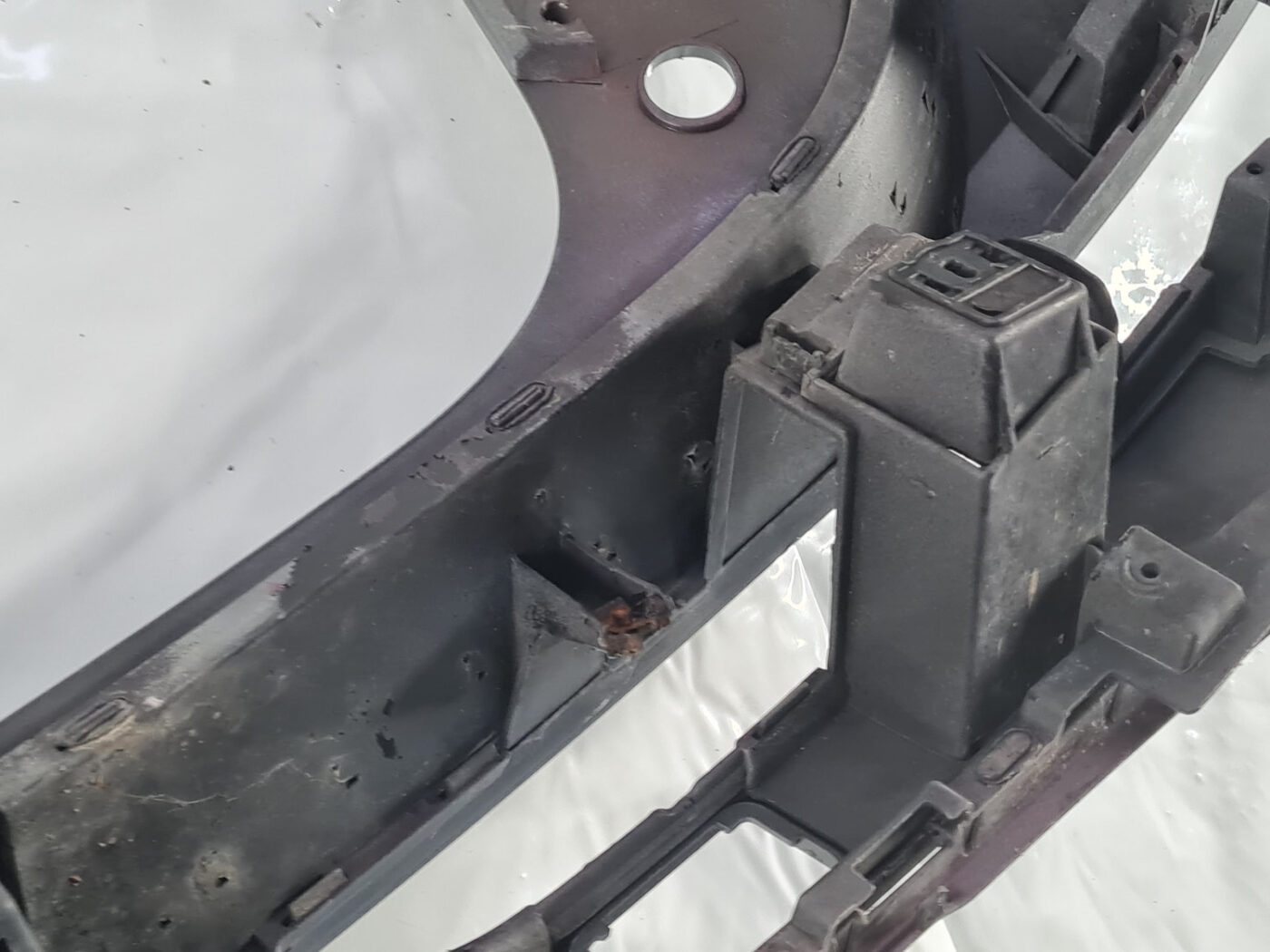 Aizmugures buferis priekš Audi Q5 2008-2017 8R0807511 6 Aizmugures buferis priekš Audi Q5 2008-2017 8R0807511