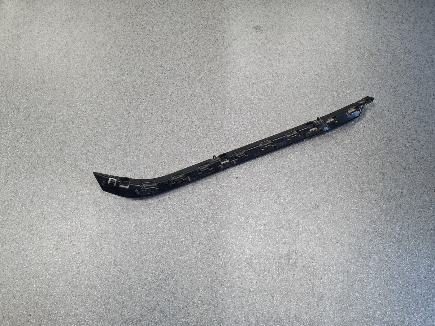 Aizmugurējā spārna un bufera stiprinājums priekš MERCEDES BENZ E250 W212 2014