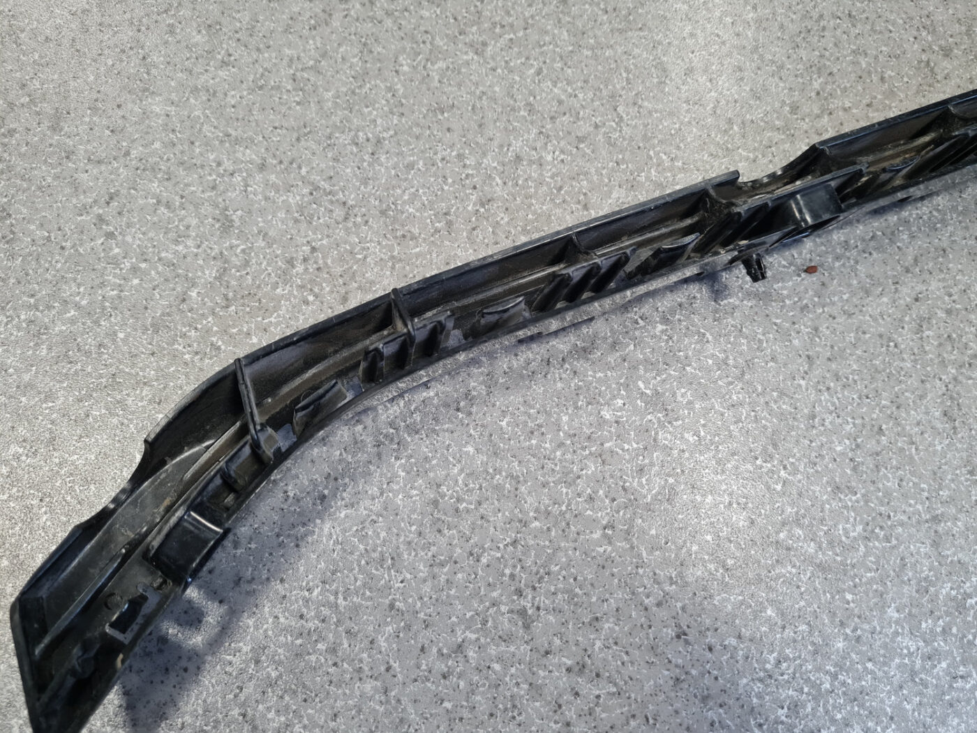 Aizmugurējā spārna un bufera stiprinājums priekš MERCEDES BENZ E250 W212 2014