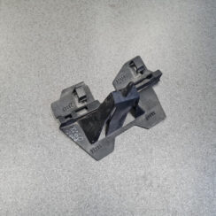 Priekšējā spārna un bufera stiprinājums priekš VOLVO XC60 2009