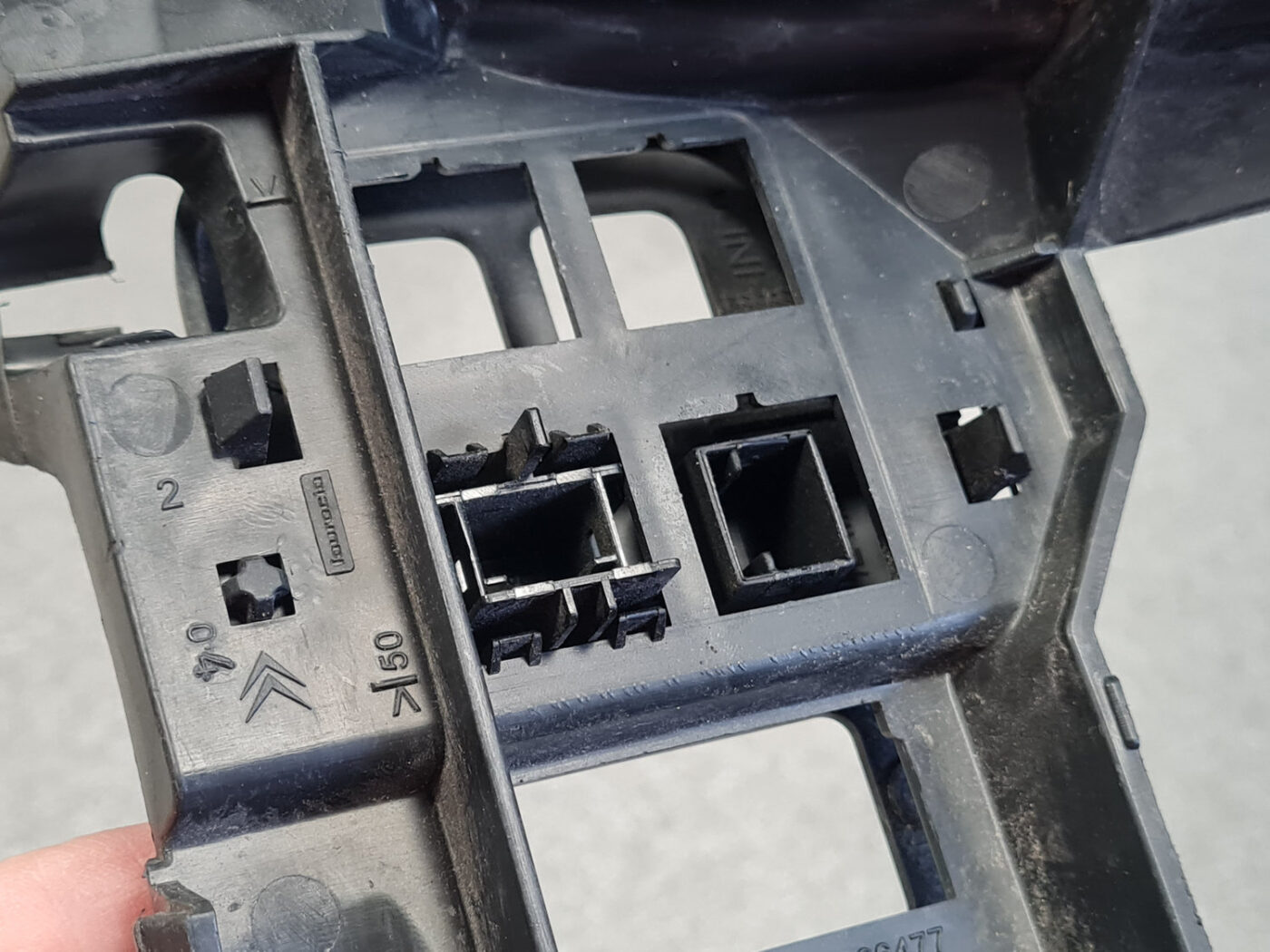 Mērinstrumentu paneļa iekšējā plastmasa priekš CITROEN PICASSO 2007 4 Mērinstrumentu paneļa iekšējā plastmasa priekš CITROEN PICASSO 2007