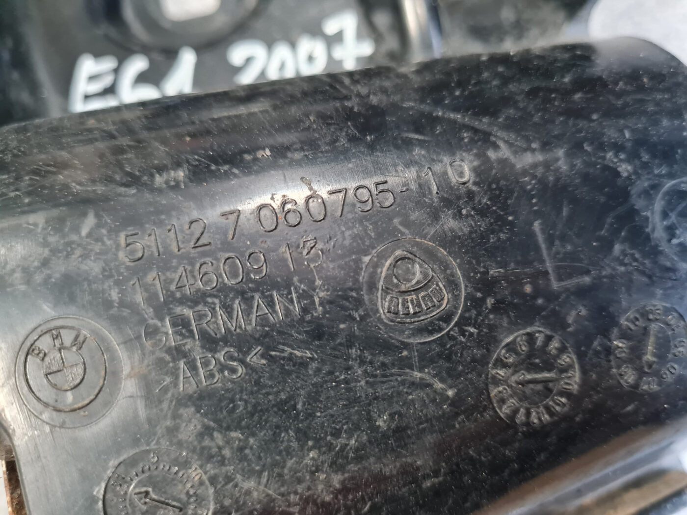 Aizmugurējā spārna un bufera stiprinājums priekš BMW 525D E61 2007 TOURING BLACK