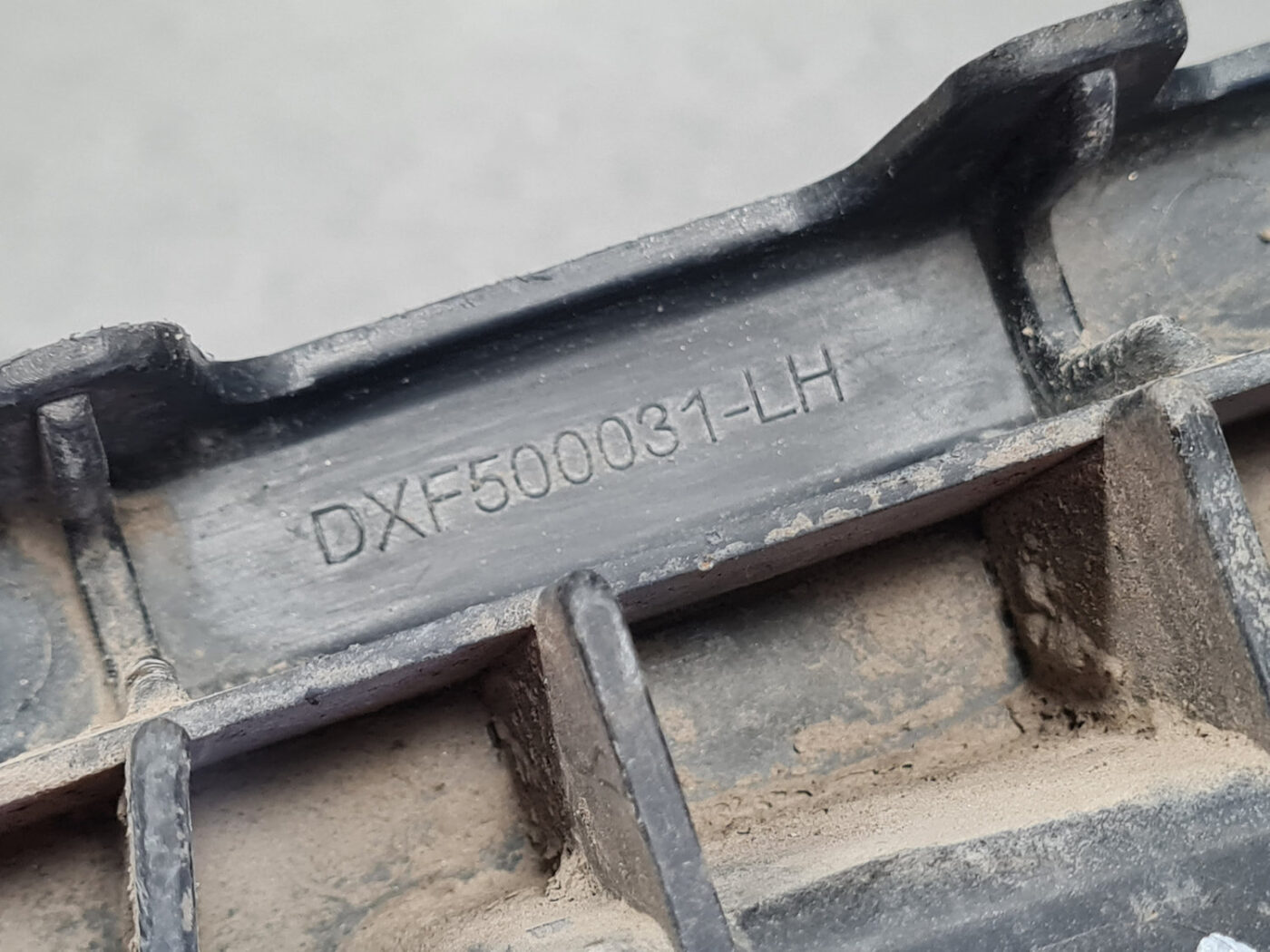 Aizmugurējā spārna un bufera stiprinājums priekš RANGE ROVER SPORT 2007