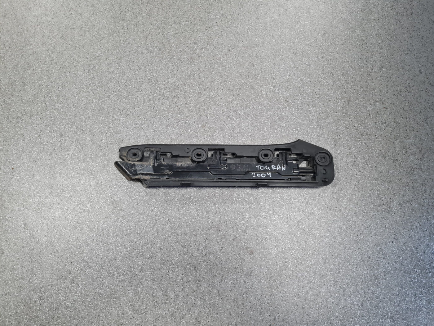 Priekšēja bufera kronšteins priekš VW TOURAN 2005 1 Priekšēja bufera kronšteins priekš VW TOURAN 2005