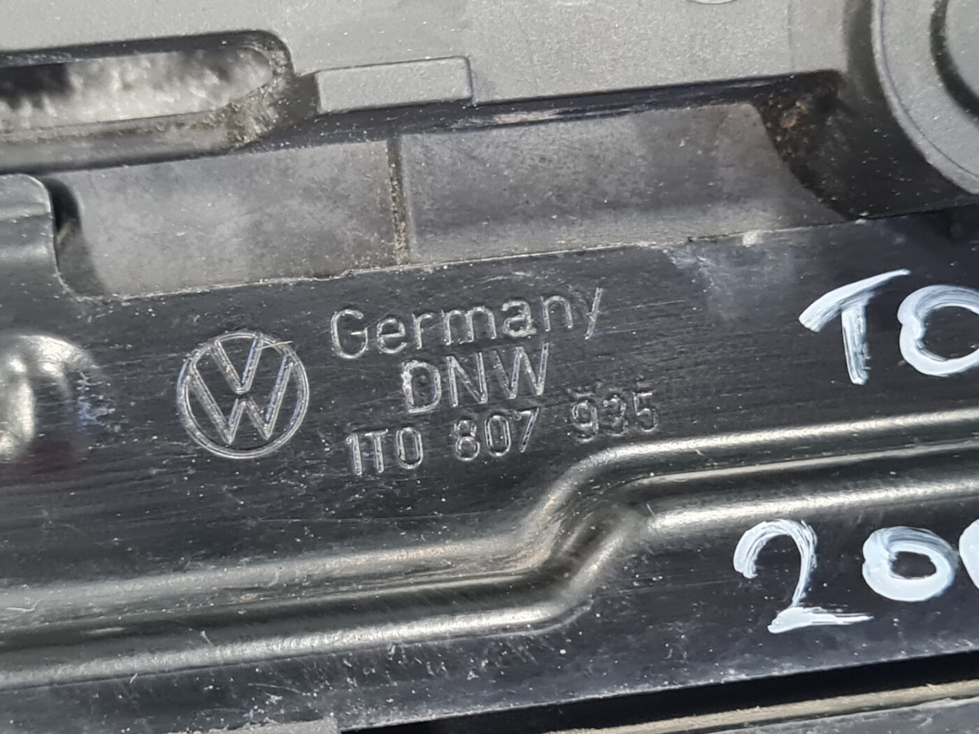 Priekšēja bufera kronšteins priekš VW TOURAN 2005 7 Priekšēja bufera kronšteins priekš VW TOURAN 2005