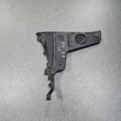 Aizmugurējā spārna un bufera stiprinājums priekš AUDI A4 2005