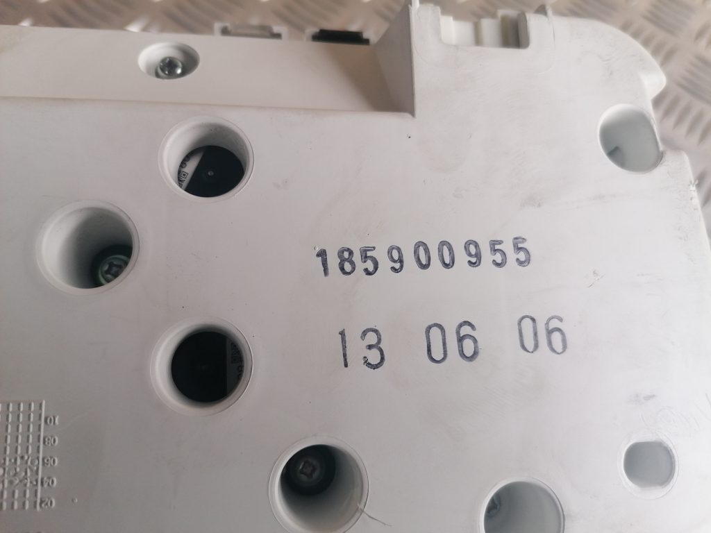 Spidometrs priekš VOLVO C30 2008 TURQUOISE