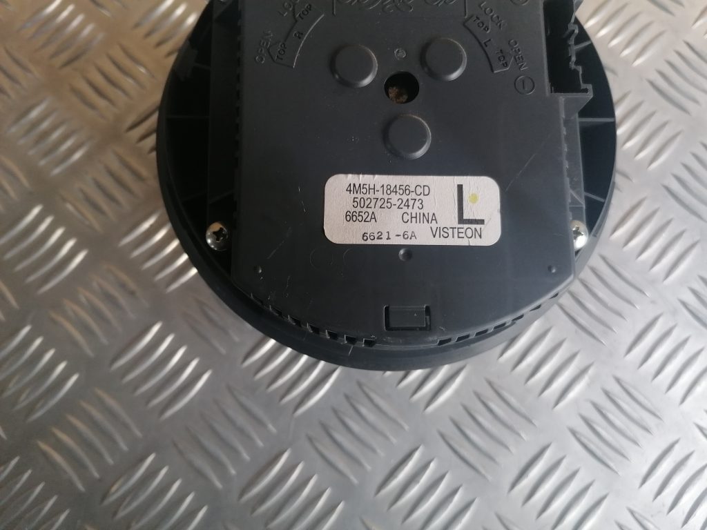 Salona ventilators priekš VOLVO C30 2008 TURQUOISE 3 Salona ventilators priekš VOLVO C30 2008 TURQUOISE