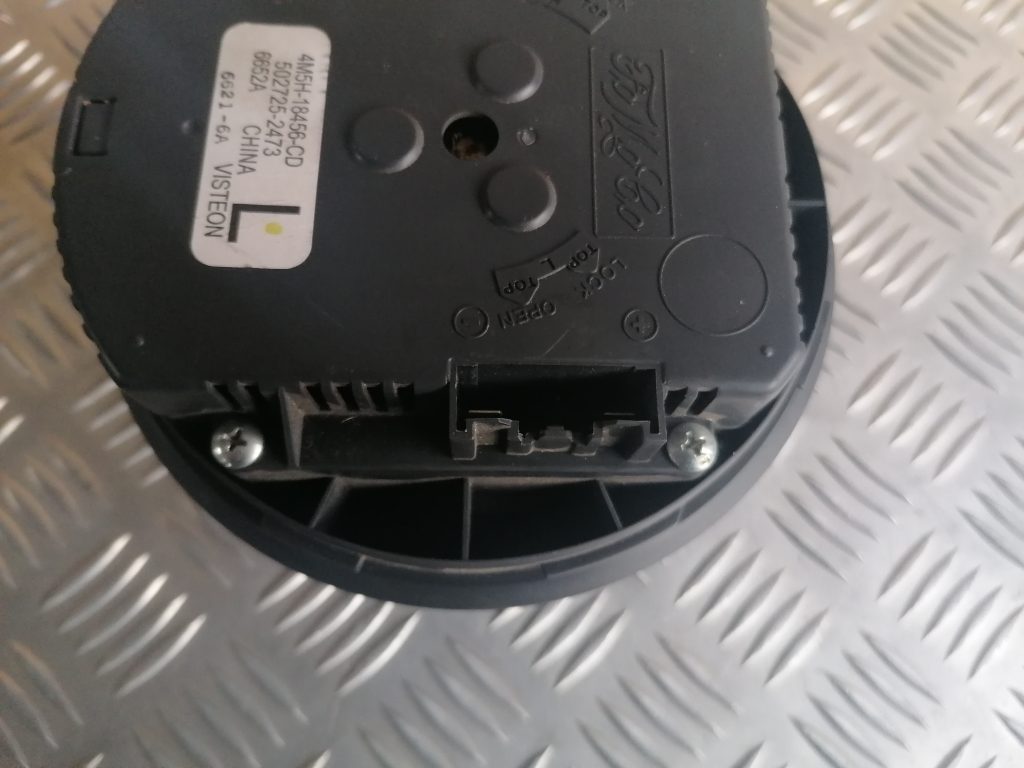 Salona ventilators priekš VOLVO C30 2008 TURQUOISE 4 Salona ventilators priekš VOLVO C30 2008 TURQUOISE