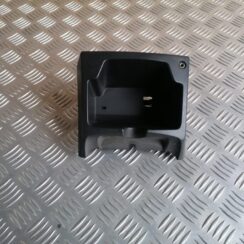 Centrālās konsoles nodalījums priekš VOLVO C30 2008 TURQUOISE