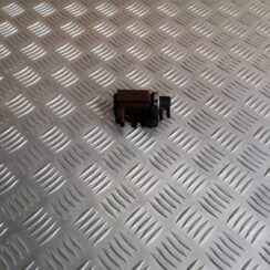 Izplūdes solenoīda vārsts priekš VOLVO C30 2008 TURQUOISE