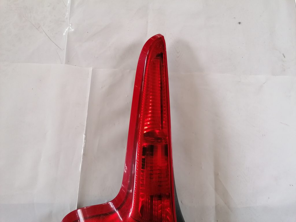 Aizmugurējais kreisais lukturis priekš VOLVO C30 2008 TURQUOISE