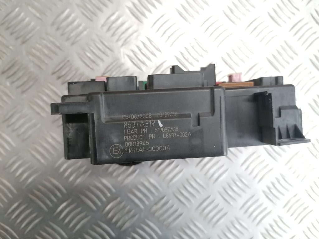 Drošinātāju relejas kaste priekš CITROEN C-CROSSER 2009