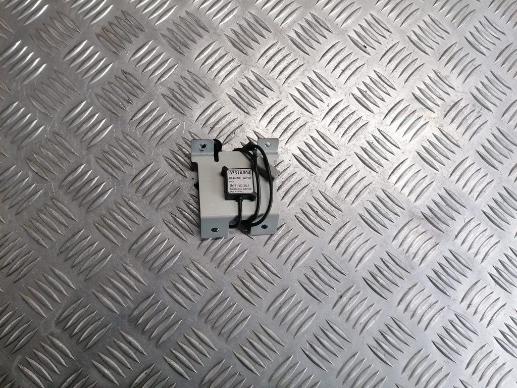 Antenas vadības bloks priekš CITROEN C-CROSSER 2009 1 Antenas vadības bloks priekš CITROEN C-CROSSER 2009