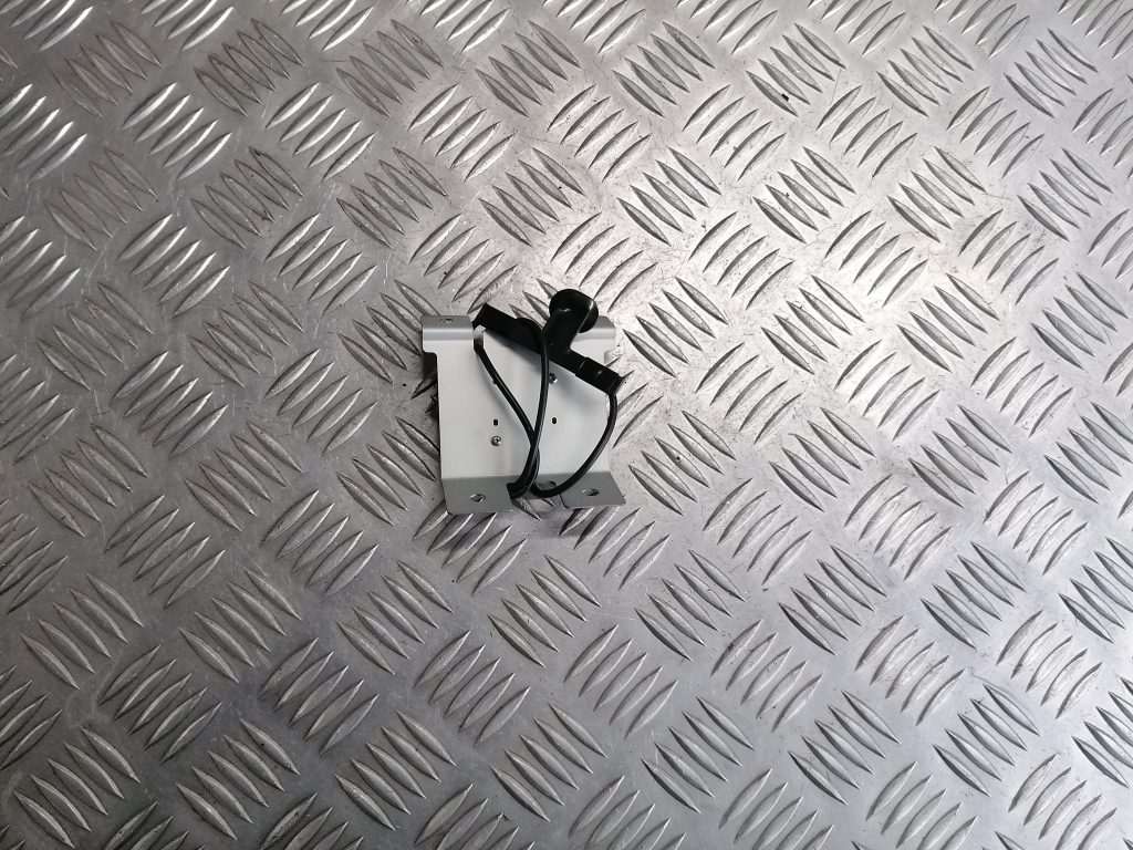 Antenas vadības bloks priekš CITROEN C-CROSSER 2009 2 Antenas vadības bloks priekš CITROEN C-CROSSER 2009