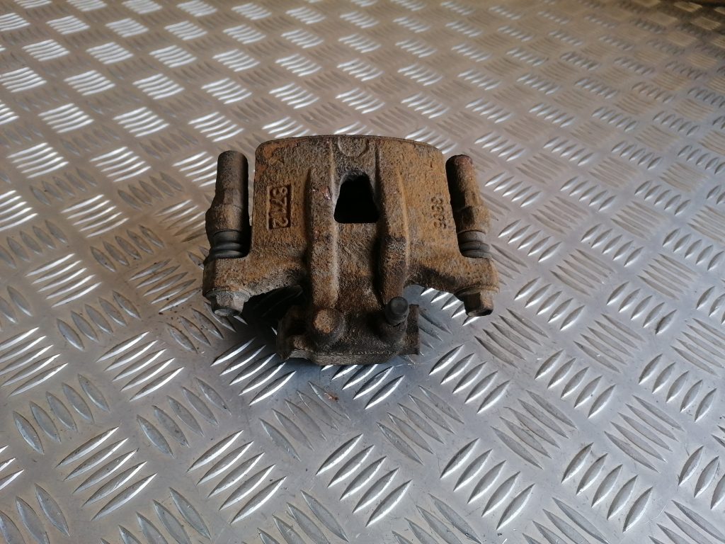 Priekšējais kreisais suports priekš CITROEN C-CROSSER 2009 2 Priekšējais kreisais suports priekš CITROEN C-CROSSER 2009