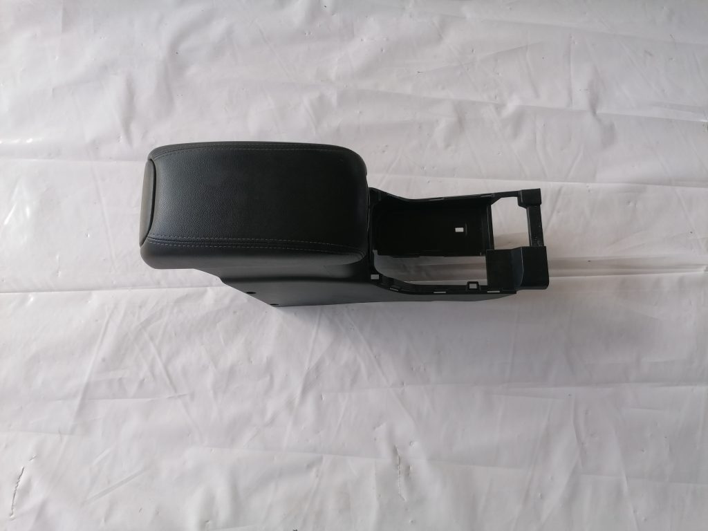 Centrālās konsoles apdares lielākā daļa priekš CITROEN C-CROSSER 2009