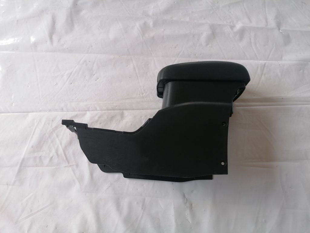 Centrālās konsoles apdares lielākā daļa priekš CITROEN C-CROSSER 2009