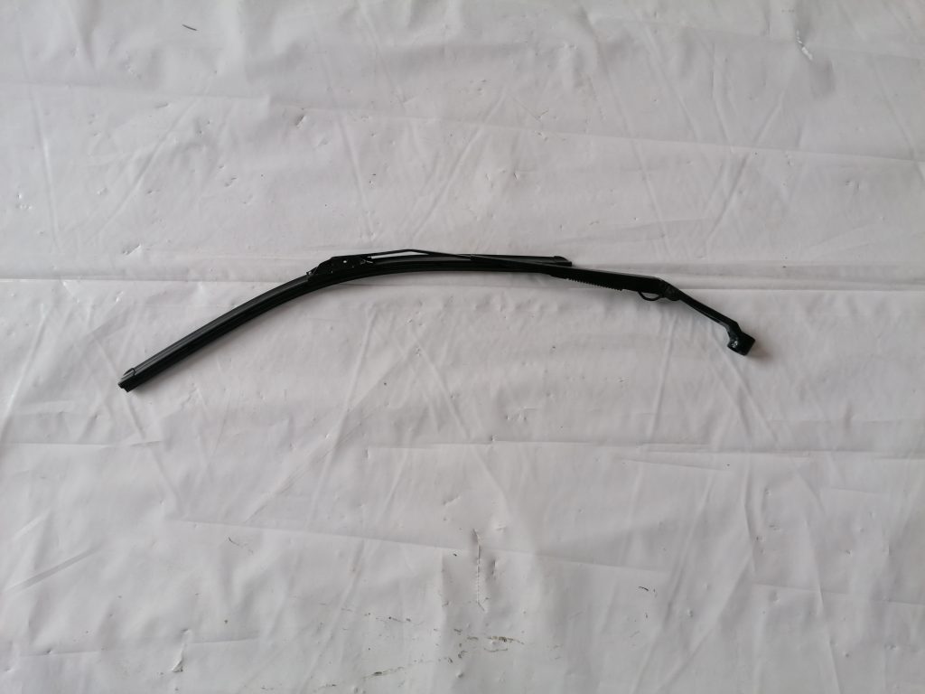 Vējstikla slotu turētājs priekš CITROEN C-CROSSER 2009 1 Vējstikla slotu turētājs priekš CITROEN C-CROSSER 2009