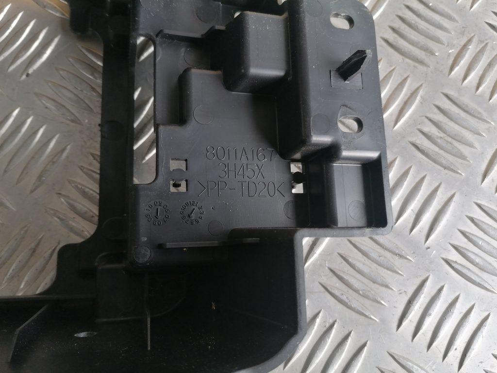 Centrālās konsoles iekšējā plastmasa priekš CITROEN C-CROSSER 2009