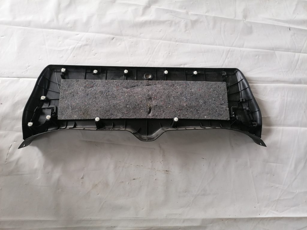 Bagāžnieka vāka liela apdare priekš CITROEN C-CROSSER 2009