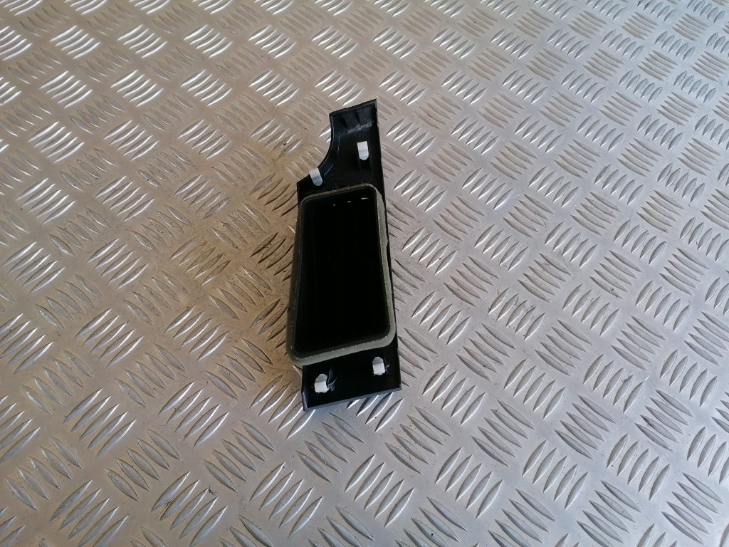 Mērinstrumentu paneļa gaisa vads, centrā priekš CITROEN C-CROSSER 2009 3 Mērinstrumentu paneļa gaisa vads, centrā priekš CITROEN C-CROSSER 2009