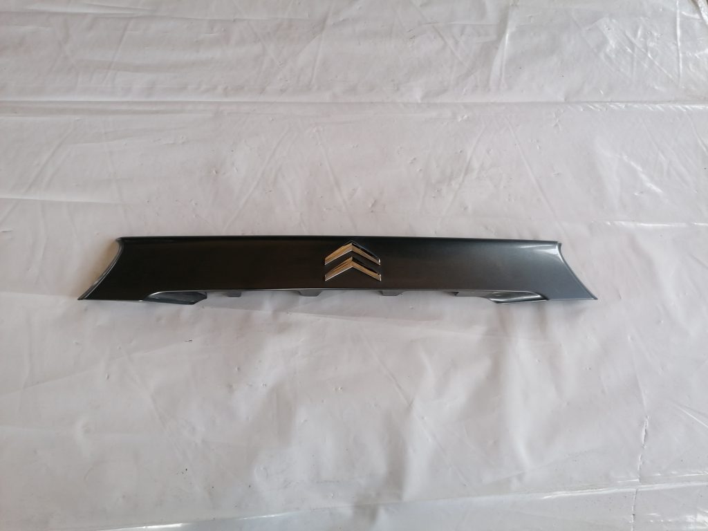 Bagāžnieka vaka uzlika priekš CITROEN C-CROSSER 2009 1 Bagāžnieka vaka uzlika priekš CITROEN C-CROSSER 2009