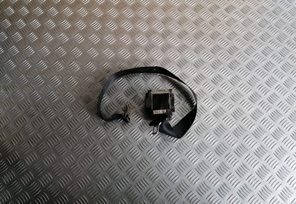 Aizmugurējā kreisa drošības josta priekš BMW 320D E46 2004 TOURING 2 Aizmugurējā kreisa drošības josta priekš BMW 320D E46 2004 TOURING