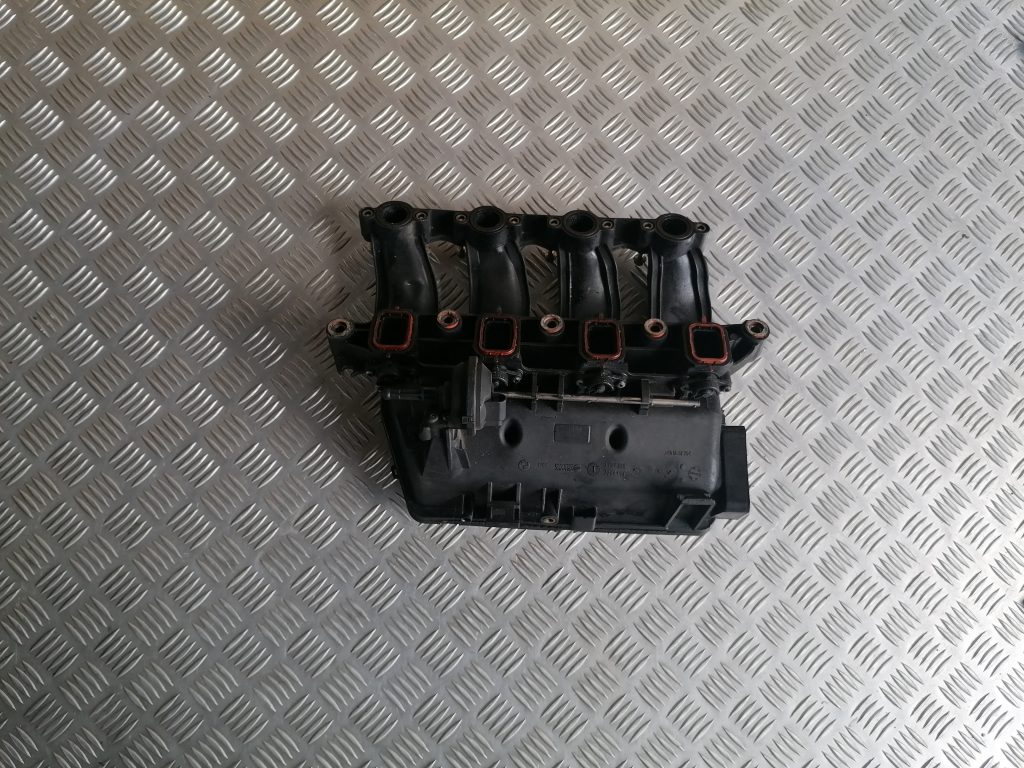 Ieplūdes kolektors priekš BMW 320D E46 2004 TOURING 2 Ieplūdes kolektors priekš BMW 320D E46 2004 TOURING