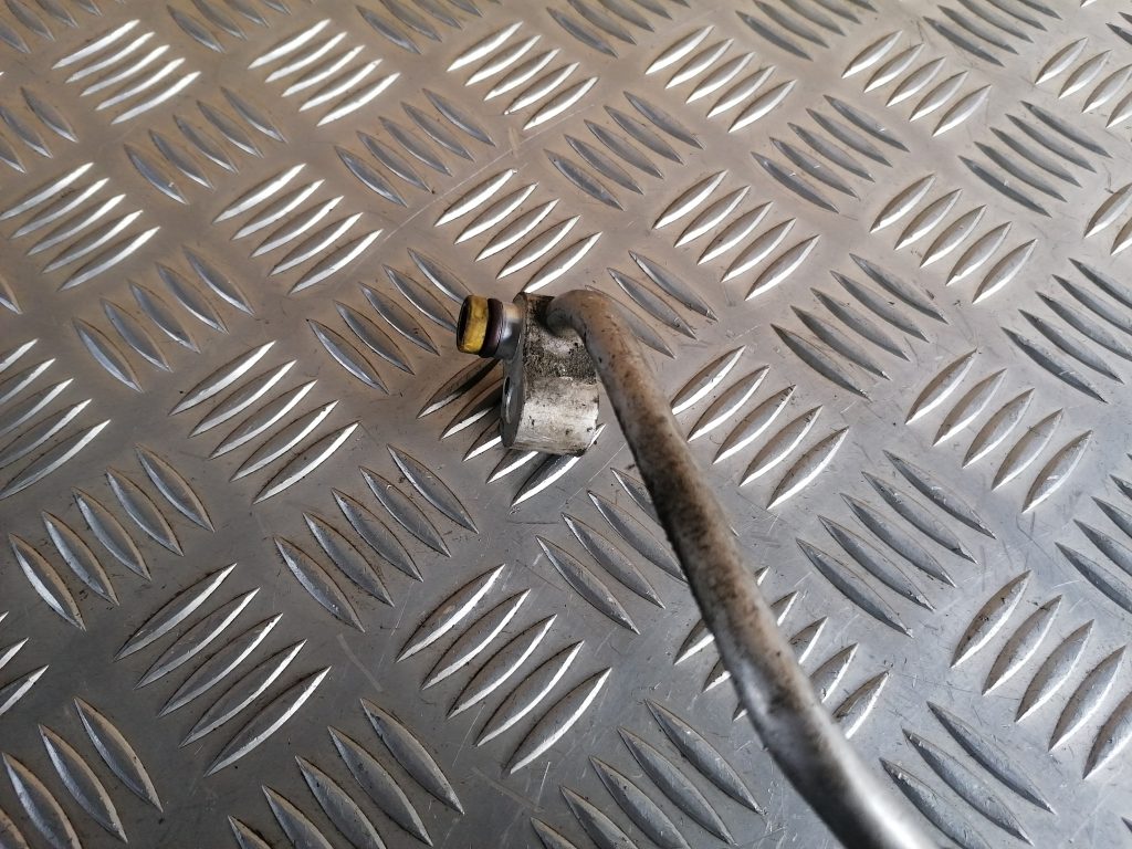 Gaisa kondicioniera caurule priekš BMW 320D E46 2004 TOURING 2 Gaisa kondicioniera caurule priekš BMW 320D E46 2004 TOURING