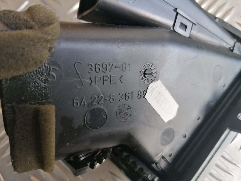 Ieplūdes gaisa deflektors, pa kreisi priekš BMW 320D E46 2004 TOURING 3 Ieplūdes gaisa deflektors, pa kreisi priekš BMW 320D E46 2004 TOURING