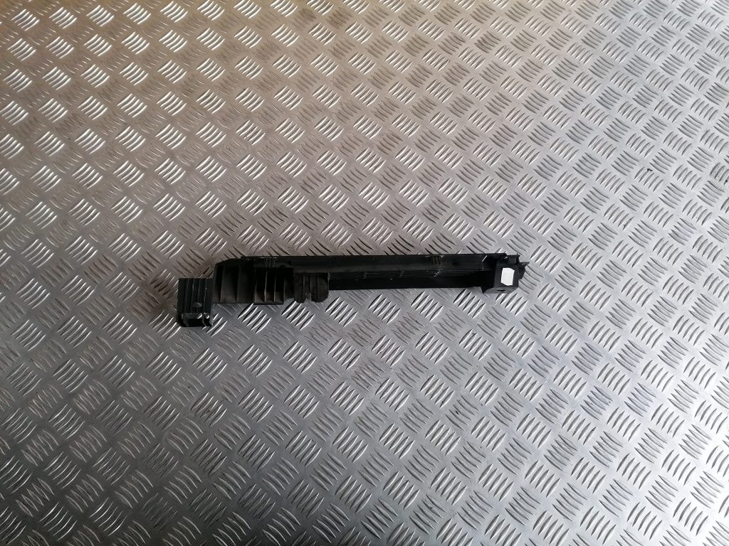 Bagāžnieka nodalījuma ventilācijas režģis priekš BMW 320D E46 2004 TOURING 4 Bagāžnieka nodalījuma ventilācijas režģis priekš BMW 320D E46 2004 TOURING