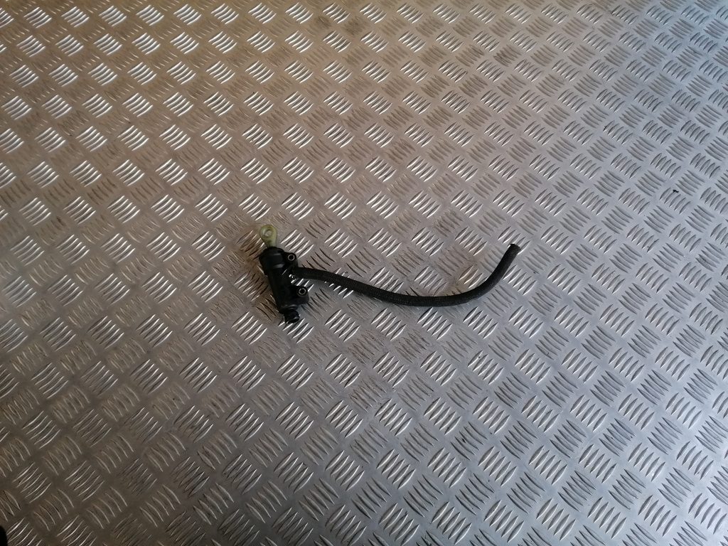 Sajūga galvenais cilindrs priekš BMW 320D E46 2004 TOURING 1 Sajūga galvenais cilindrs priekš BMW 320D E46 2004 TOURING