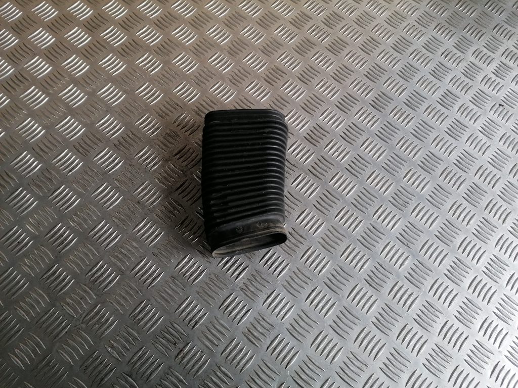 Gaisa filtra korpusa caurule priekš BMW 320D E46 2004 TOURING 1 Gaisa filtra korpusa caurule priekš BMW 320D E46 2004 TOURING