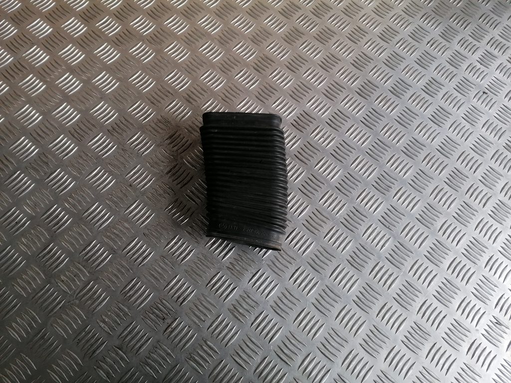 Gaisa filtra korpusa caurule priekš BMW 320D E46 2004 TOURING 2 Gaisa filtra korpusa caurule priekš BMW 320D E46 2004 TOURING