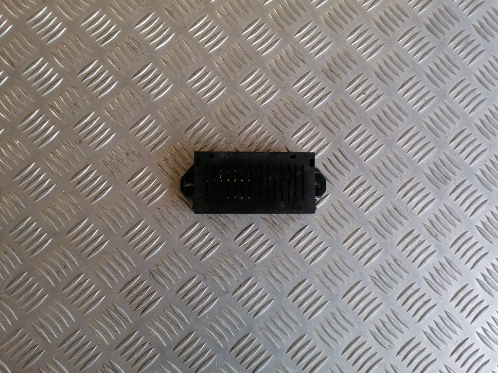 Drošinātāju relejas kaste priekš VOLVO XC70 2007