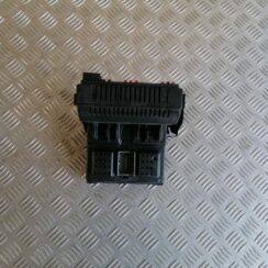 Drošinātāju relejas kaste priekš VOLVO XC70 2007